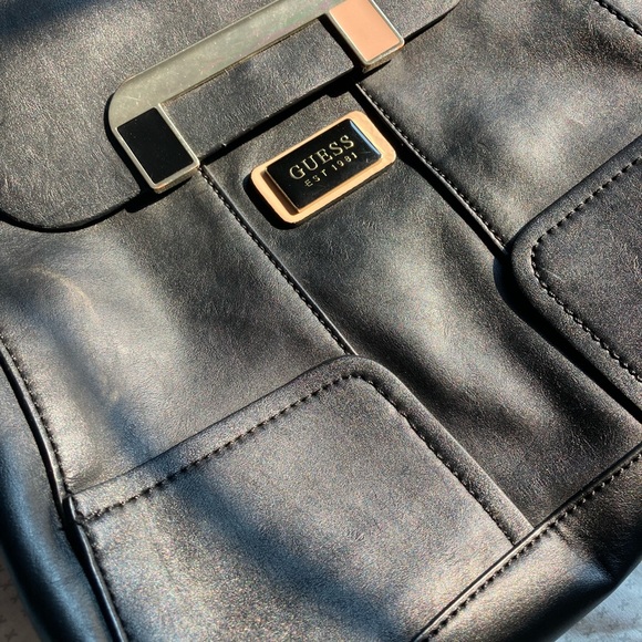 Guess Purse - Picture 3 of 9